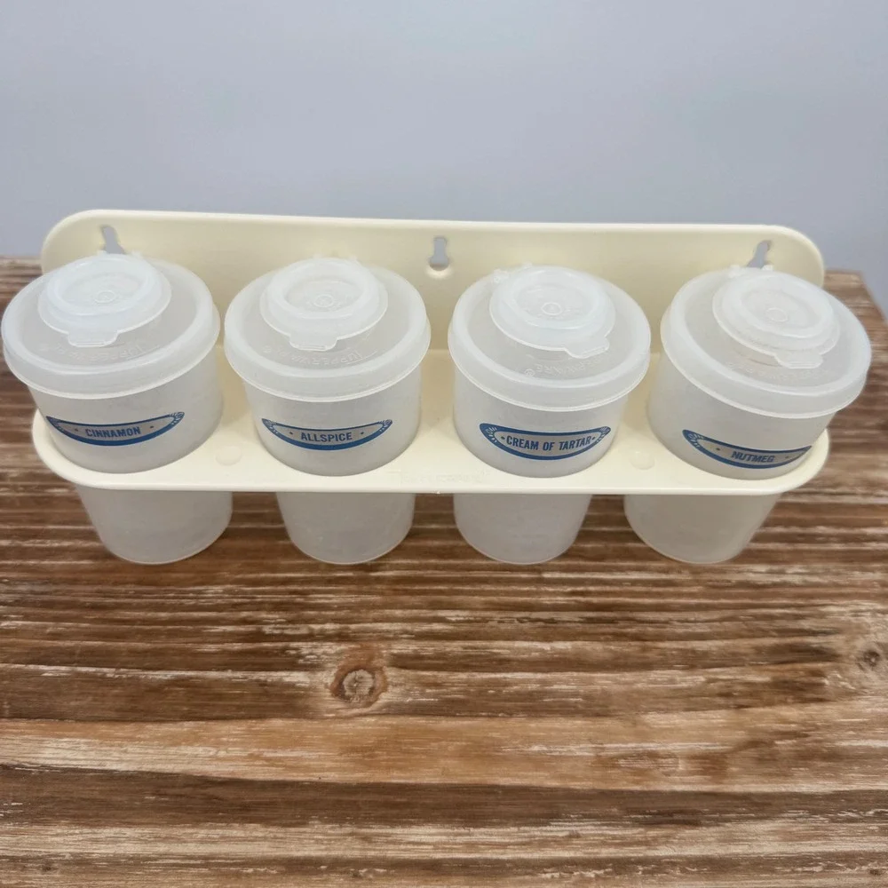 Vintage Tupperware Spice Rack Cinnamon Allspice Cream of Tartar Nutmeg Shakers‎